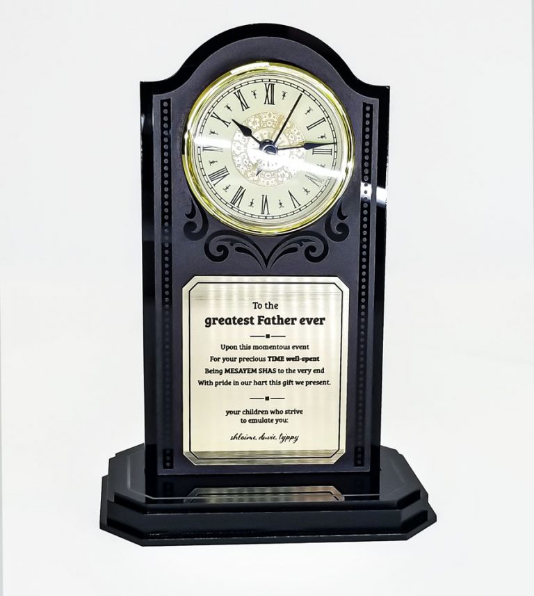 Custom Table Clock J·Plak